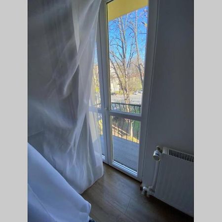 Cozy Apartment In The Business Area Of Bukarest Kültér fotó